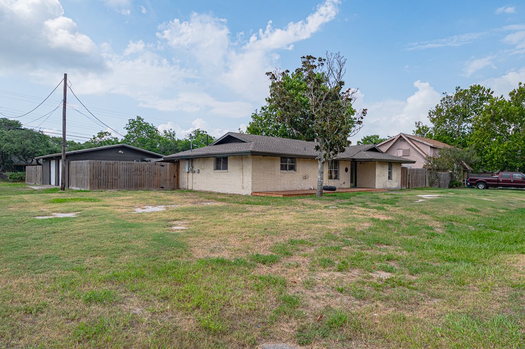 402 Sunset, Ingleside on the Bay, TX 78362 Photo