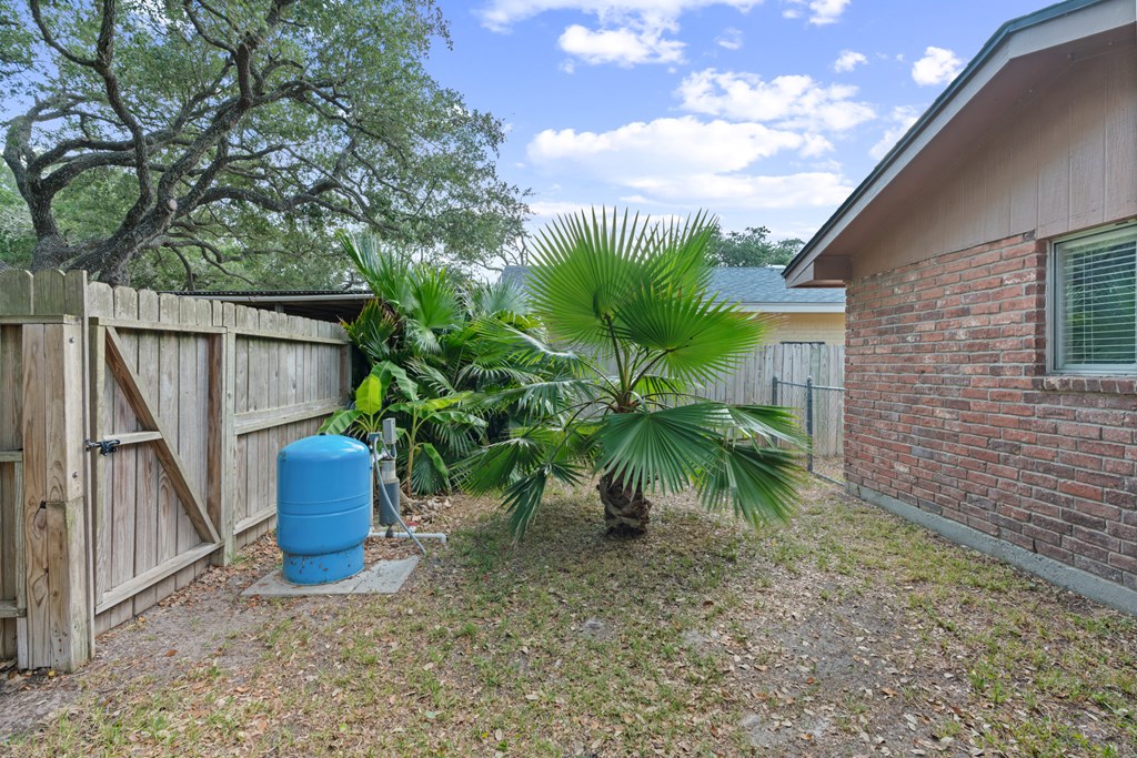 1201 Enterprise Blvd, ROCKPORT, TX 78382 Photo