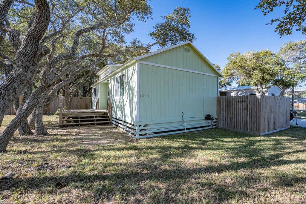 1617 Doughty, ROCKPORT, TX 78382 Photo