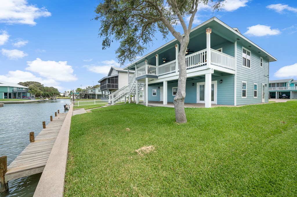 18 Front St, ROCKPORT, TX 78382 Photo