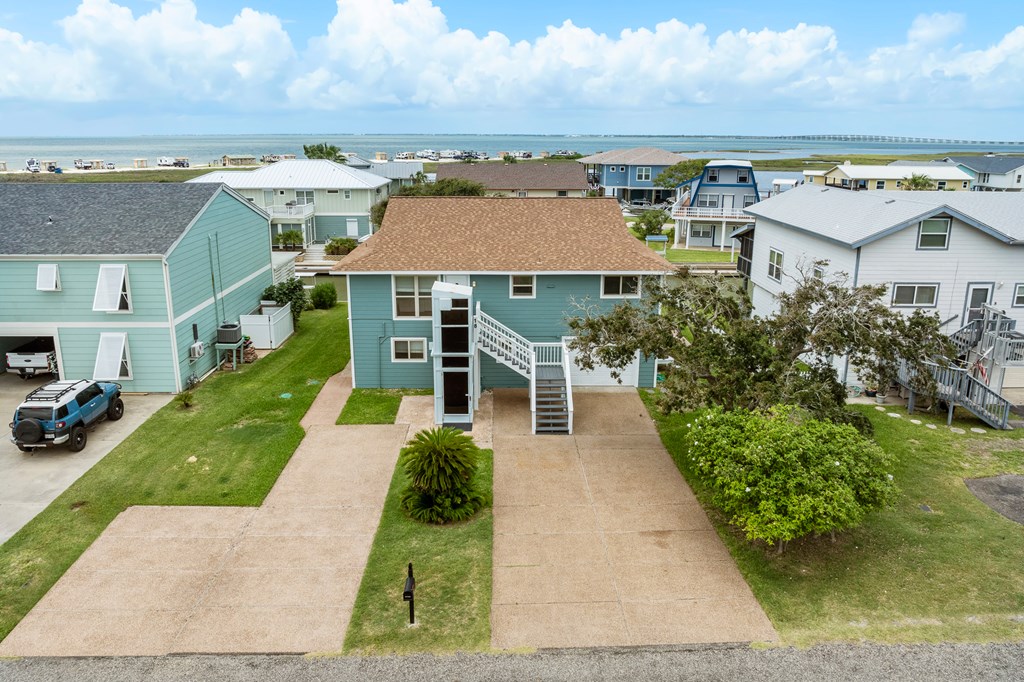 18 Front St, ROCKPORT, TX 78382 Photo