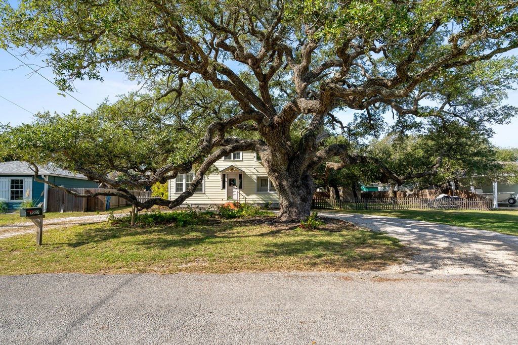 1027 N Austin, ROCKPORT, TX 78382 Photo