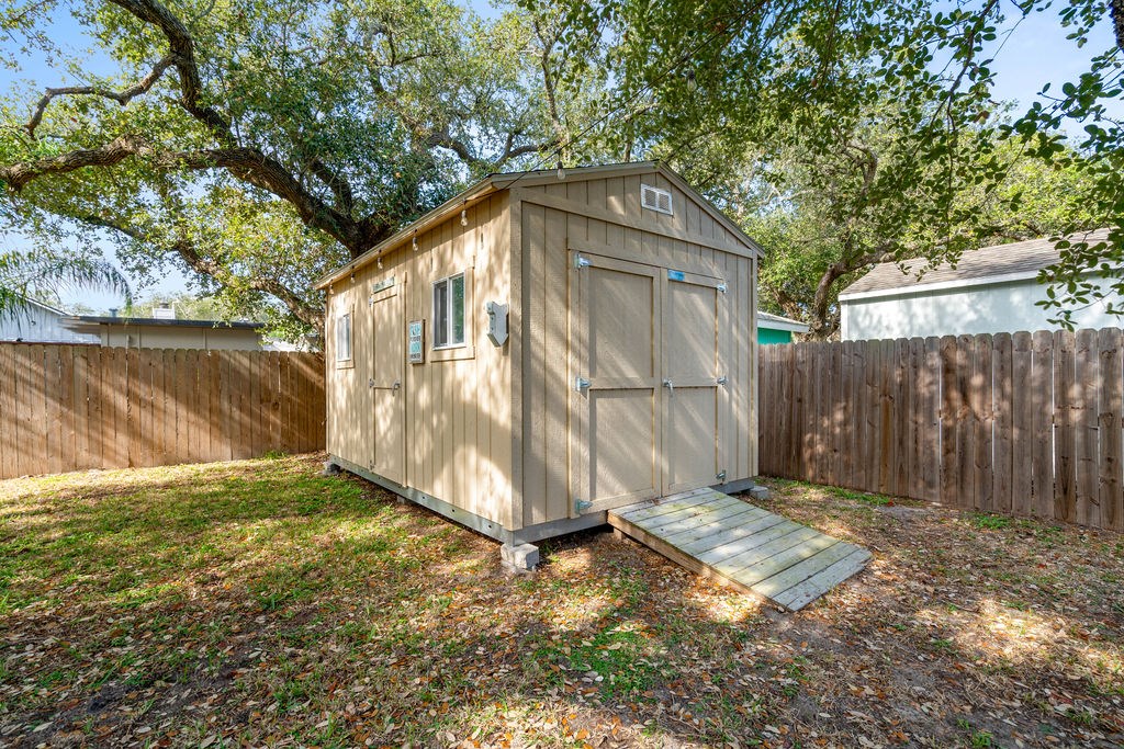 1027 N Austin, ROCKPORT, TX 78382 Photo