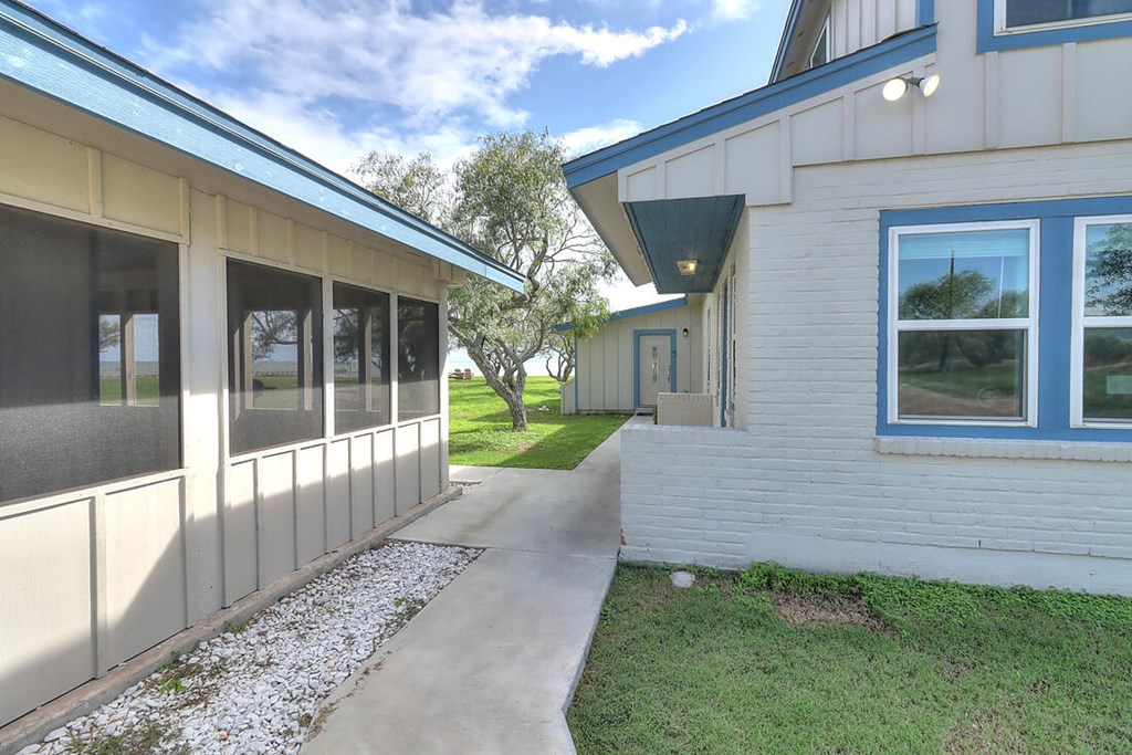 1010 First St, Bayside, TX 78340 Photo