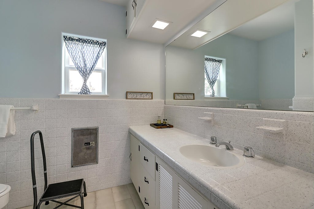 1010 First St, Bayside, TX 78340 Photo