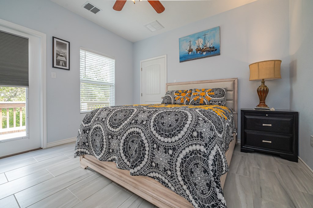 21 Bahamas, ROCKPORT, TX 78382 Photo