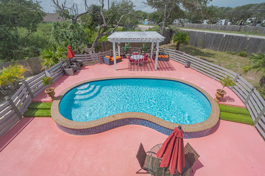 21 Bahamas, ROCKPORT, TX 78382 Photo