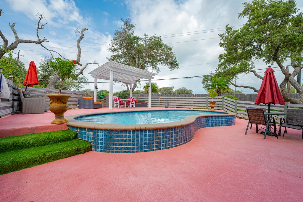 21 Bahamas, ROCKPORT, TX 78382 Photo