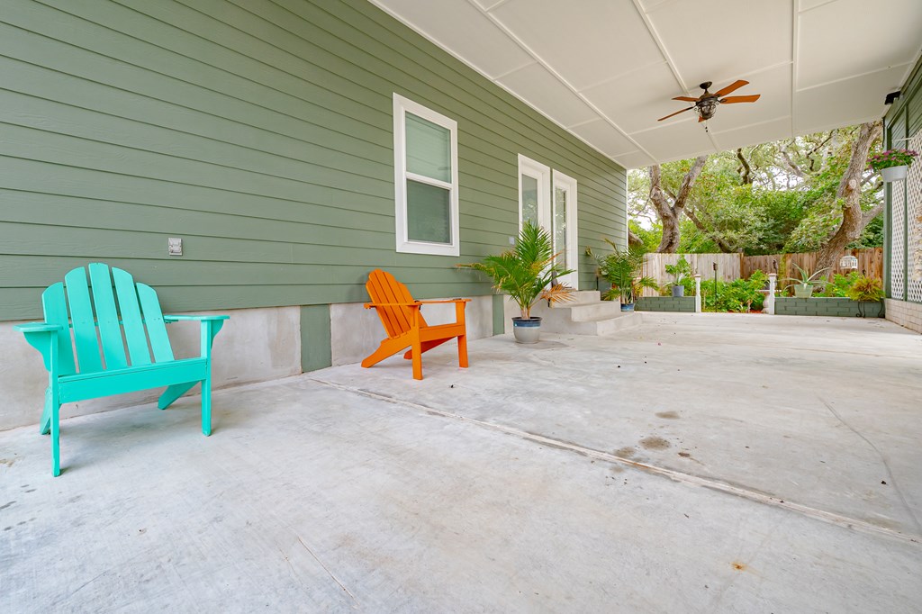 21 Bahamas, ROCKPORT, TX 78382 Photo