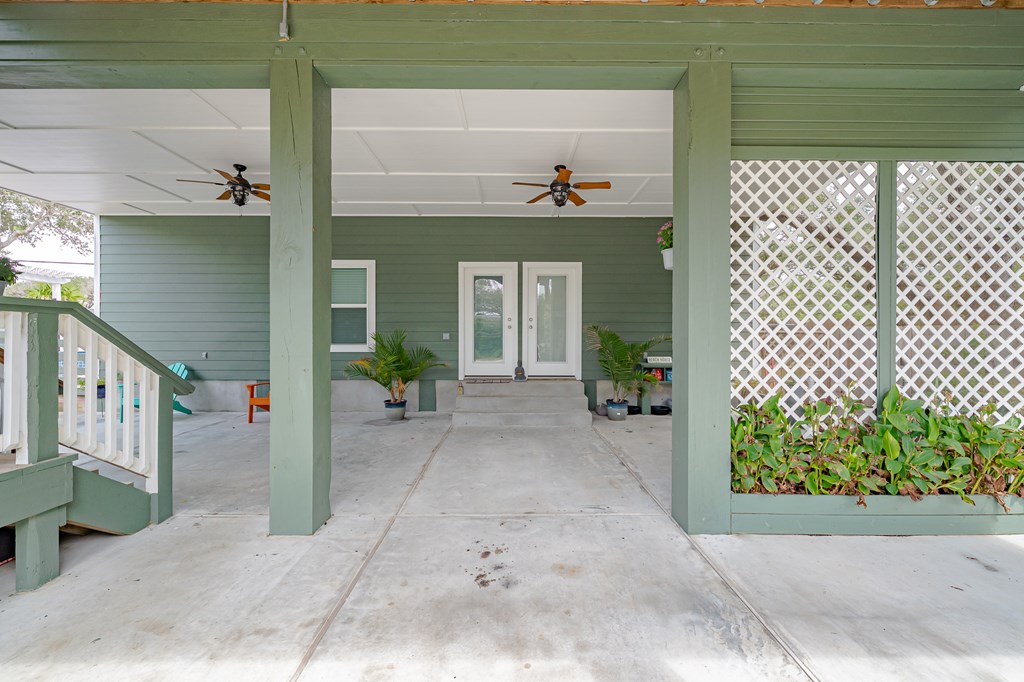 21 Bahamas, ROCKPORT, TX 78382 Photo